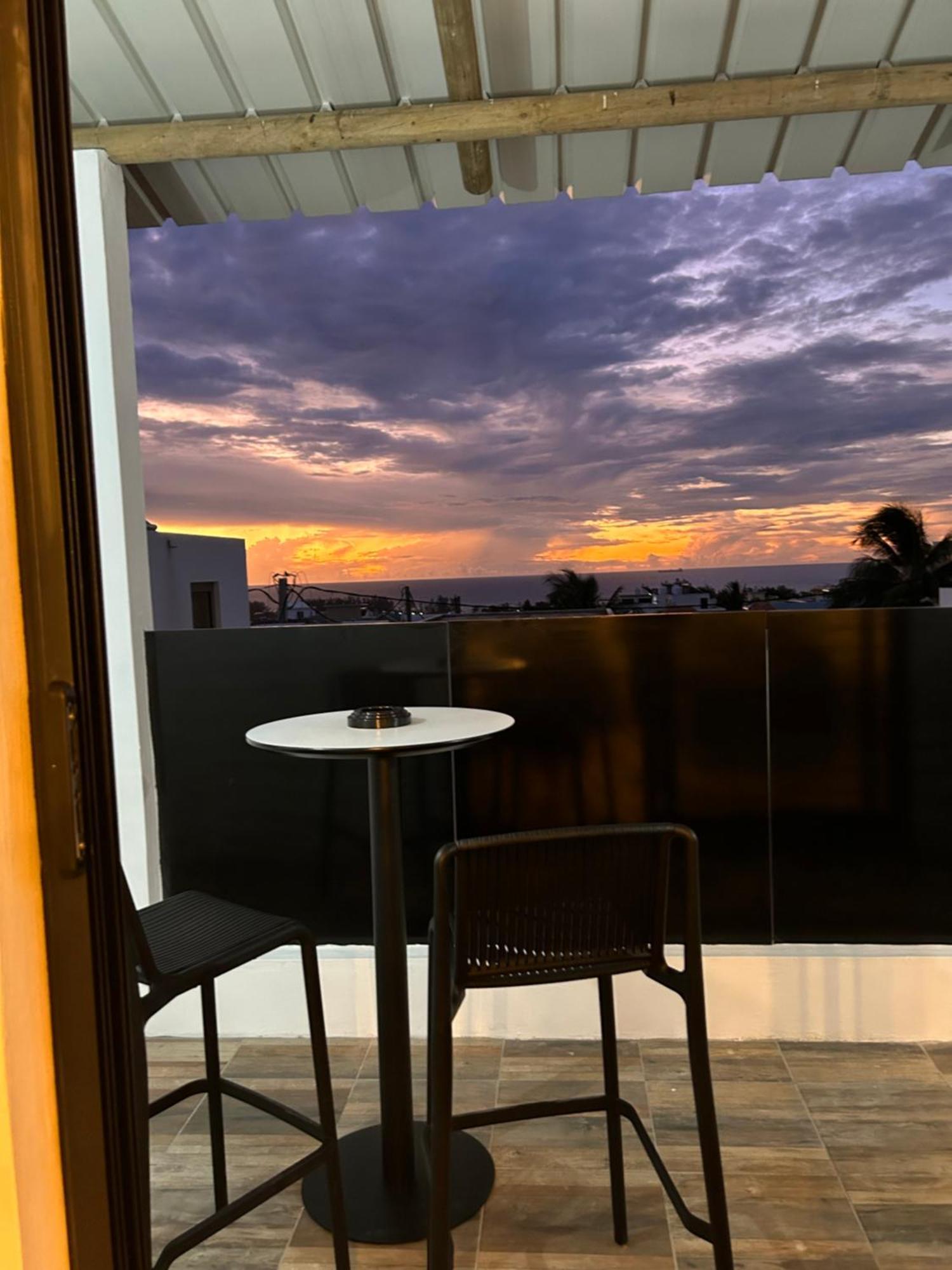 Amazing Sunset View Rooftop. Flic-en-Flacq Екстериор снимка