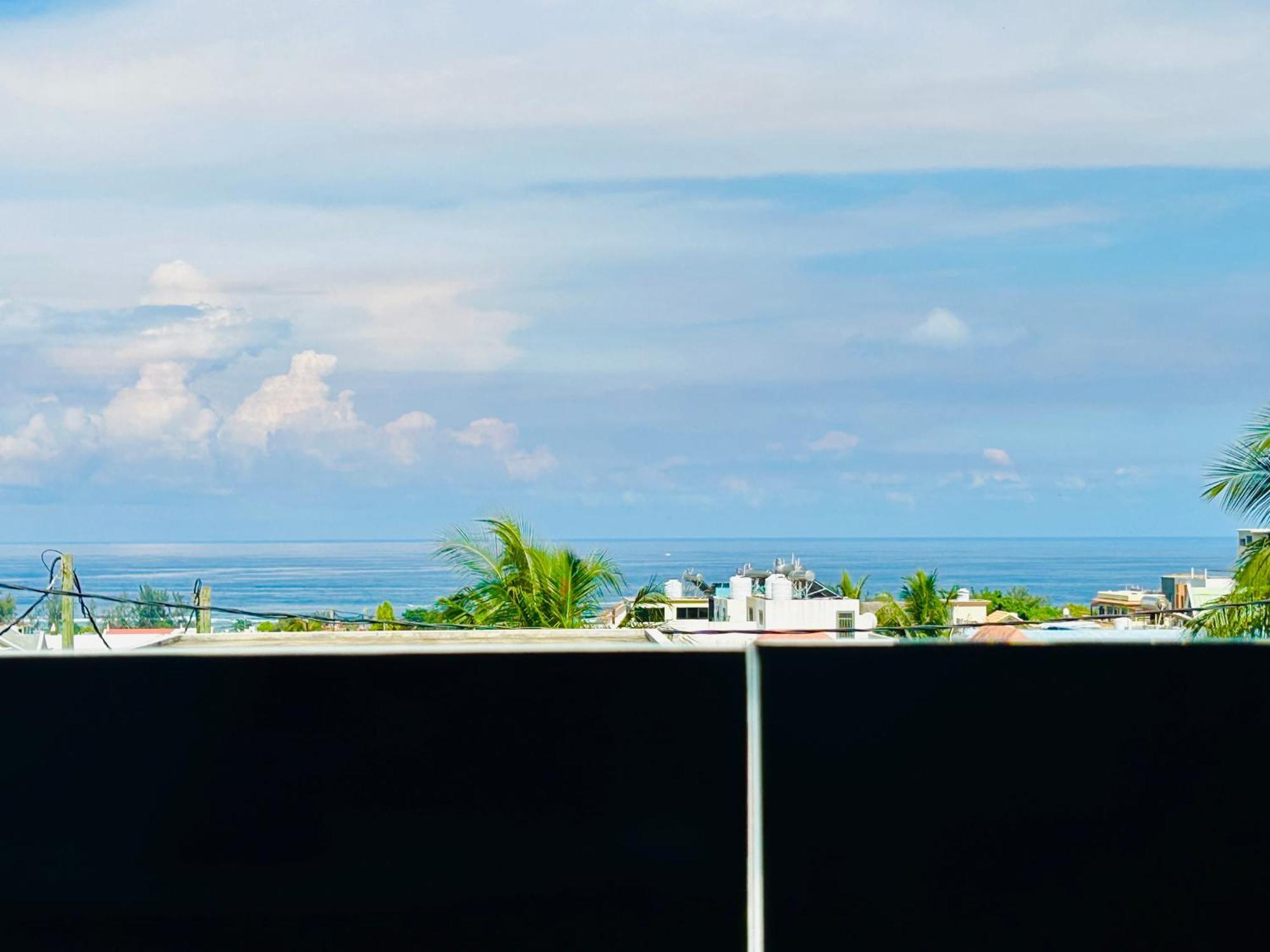 Amazing Sunset View Rooftop. Flic-en-Flacq Екстериор снимка
